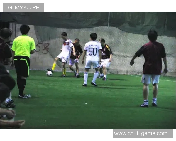 激烈对决与团队合作足球赛中的成长与感悟