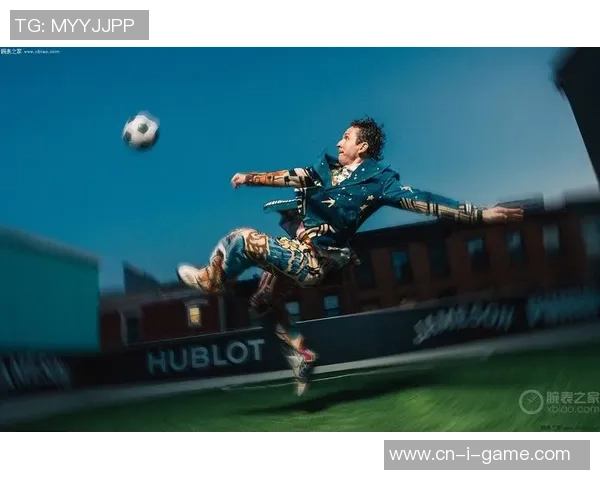 衣服上的足球艺术创意展示让运动与时尚完美融合 衣服上的足球艺术创意展示让运动与时尚完美融合