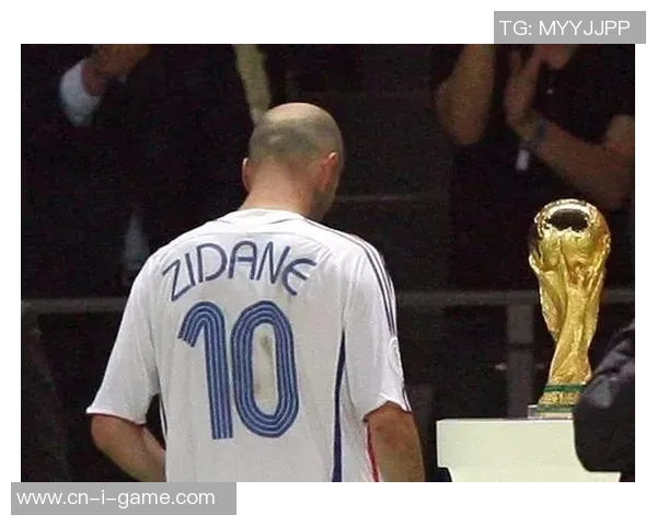 足球场上那些令人难忘的背影瞬间与背后的故事