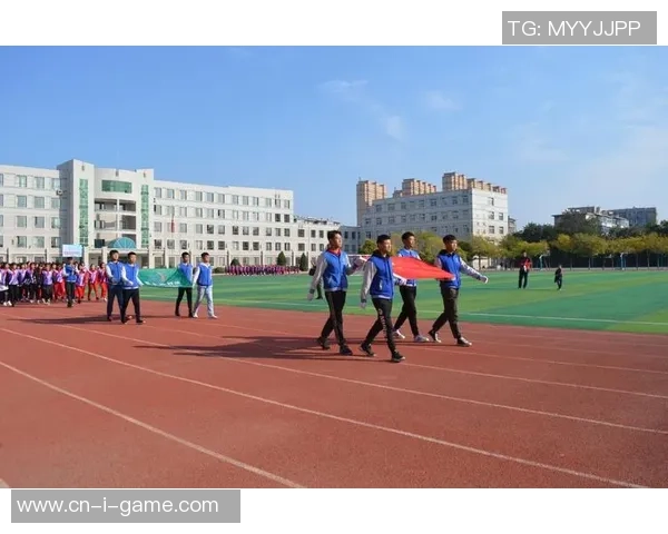 足球与篮球的魅力对比探讨运动精神与团队合作的完美结合 足球与篮球的魅力对比探讨运动精神与团队合作的完美结合