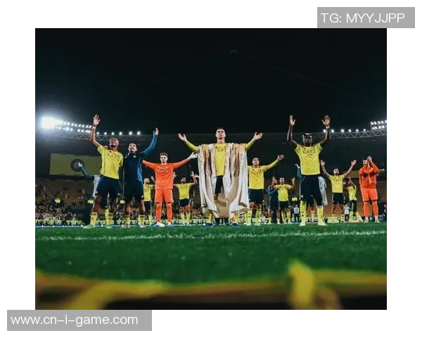 足球大师马克莱莱的捏脸之旅揭秘球场背后的故事与人生哲学